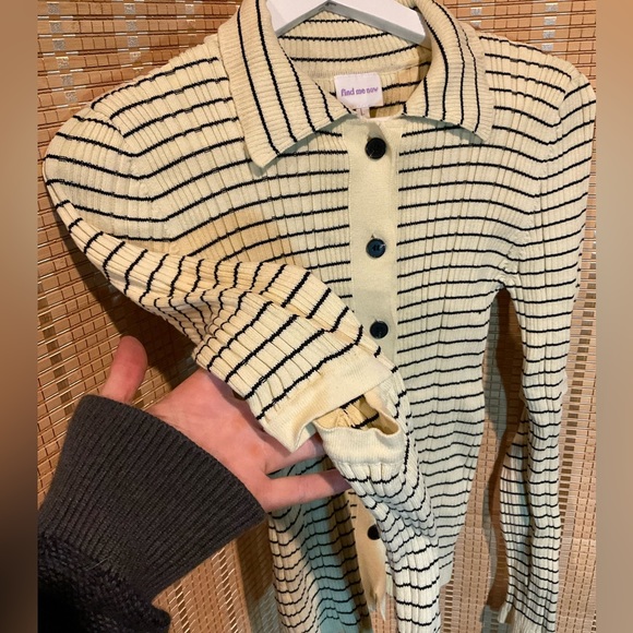 Find Me Now Long Sleeve Cold Elbow Top - Picture 3 of 5